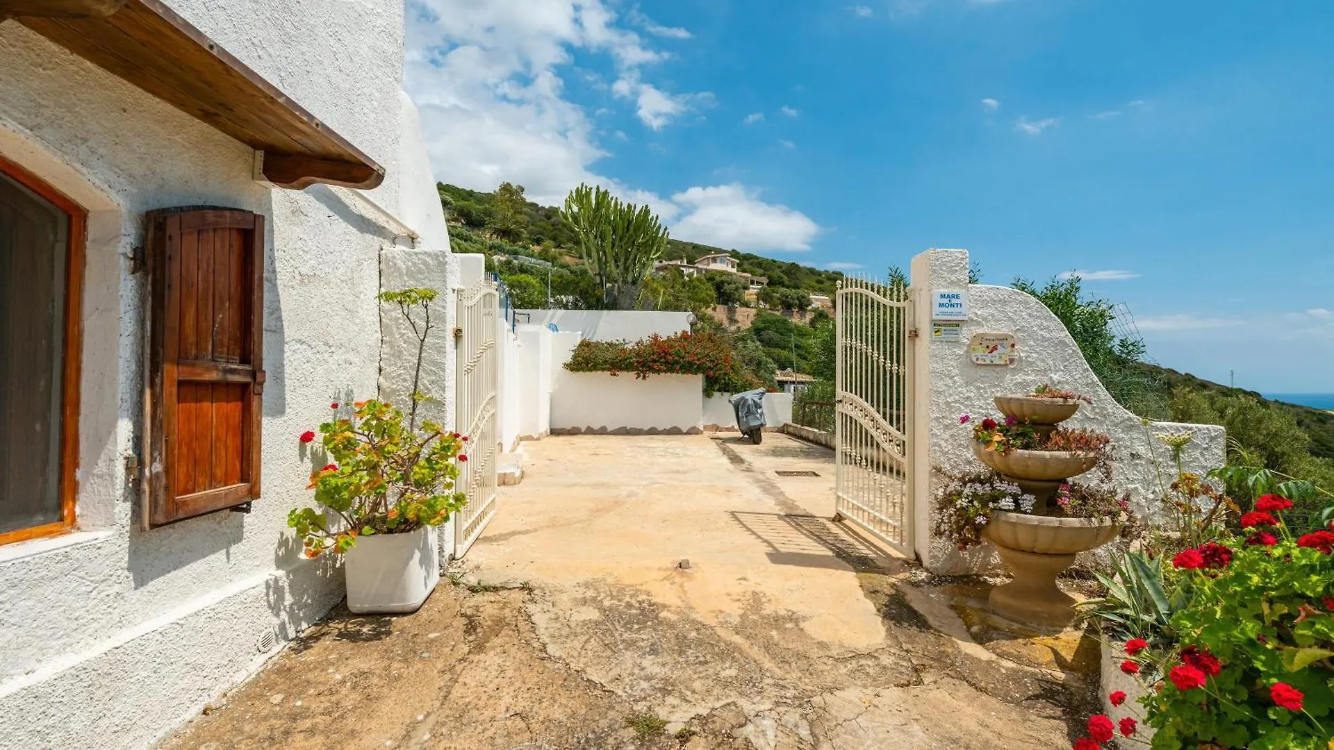 Sìnnai Villa Mare E Monti