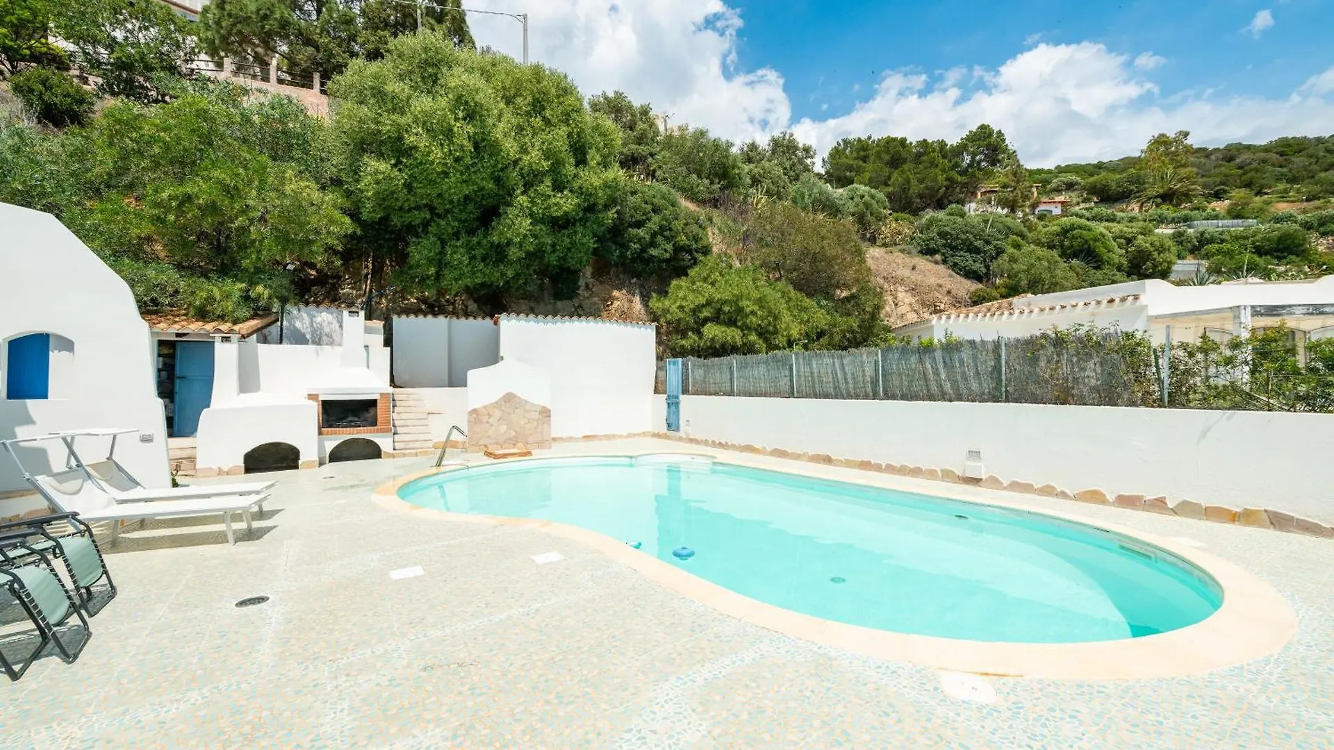 Sìnnai Villa Mare E Monti 0*,  איטליה
